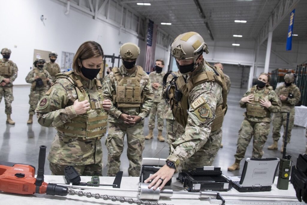 การพิมพ์ 3 มิติในอุตสาหกรรมการป้องกันประเทศช่วยปรับปรุงความพร้อมในการปฏิบัติการในกองทัพได้อย่างไร