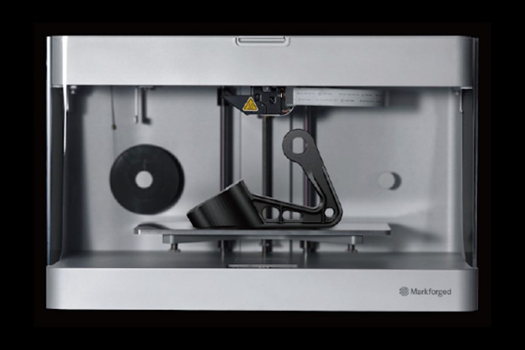 เครื่องพิมพ์ 3D ที่รองรับคาร์บอนบนเดสก์ท็อป<br>「Onyx/MarkTwo」